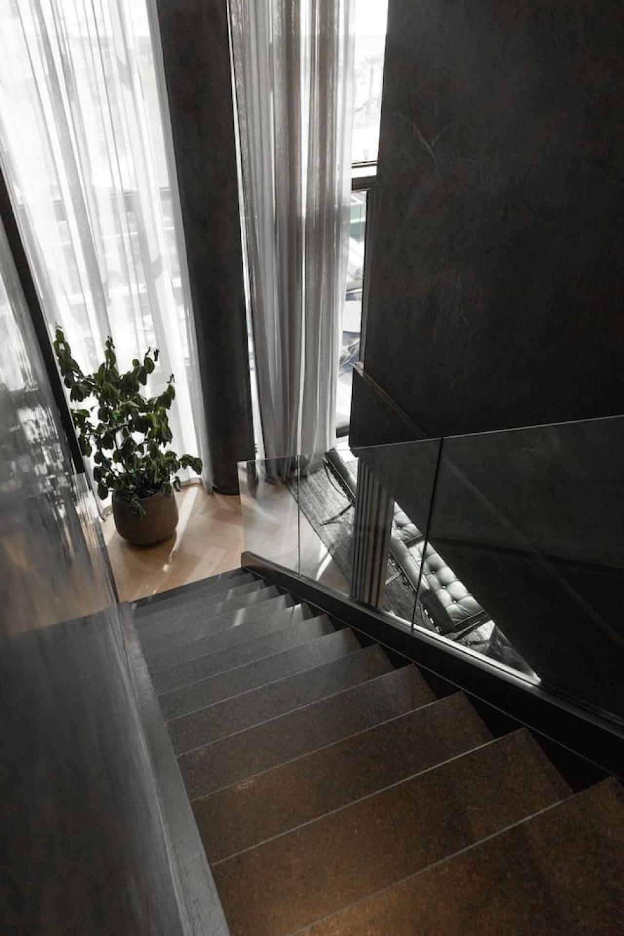 Modern Lux Loft-style *